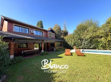 Casa · 256m² · 5 Ambientes · 2 Cocheras · Casa en Venta en Santa Silvina, Pilar, G. B. a. Zona Norte