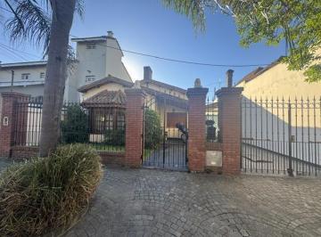 Casa · 554m² · 4 Ambientes · 4 Cocheras · Casa en Venta 4 Ambientes en Florida Vicente Lopez