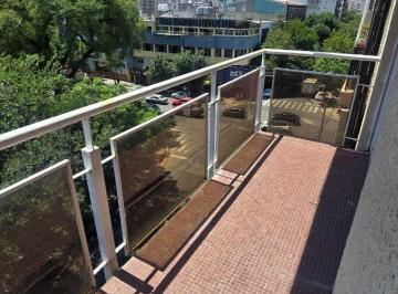 Departamento de 3 ambientes, Villa Urquiza · Muy Buen Dpto 3 Amb con Bcon Corrido Frente a La Plaza