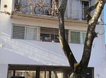 Departamento de 3 ambientes, La Plata · Departamento 2 Dorm en Segundo Piso por Escalera