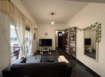 PH · 45m² · 2 Ambientes · PH en Venta de un Dormitorio en Pb con Patio Interno
