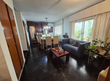 Casa de 6 ambientes, Godoy Cruz · Casa con 3 Dorm. y Consultorio / Oficina