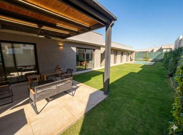 Casa de 6 ambientes, Luján de Cuyo · Casa en Venta Barrio Gran Boedo.