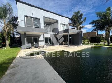 Casa · 195m² · 5 Ambientes · Casa - Lagos de Canning