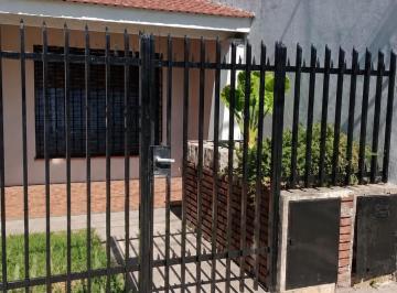 Casa · 90m² · 2 Dormitorios · Casa en Ramos Mejia