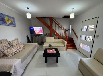 Casa · 224m² · 8 Ambientes · 1 Cochera · Casa 3 Dorm. | Quincho y Vestidor | Oro Verde