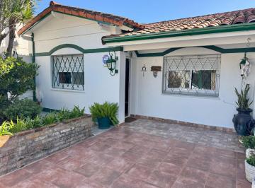 PH · 57m² · 4 Ambientes · 1 Cochera · Venta PH 3 Dor Jardin, Galeria y Cochera Martinez