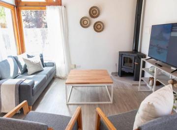 Casa de 6 ambientes, Esquel · Moderna Casa en Esquel