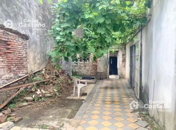Casa · 69m² · 3 Ambientes · Casa en Lote Propio, Zona R2 Ideal Dúplex o Refacción.