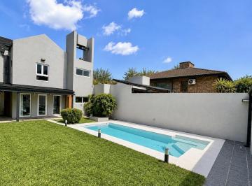 Casa · 250m² · 6 Ambientes · 2 Cocheras · Casa de Categoria en Venta en La Plata