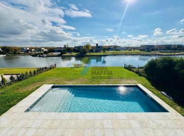 Casa · 293m² · 5 Ambientes · 2 Cocheras · Casa en Venta Ubicado en San Sebastian, Escobar, G. B. a. Zona Norte