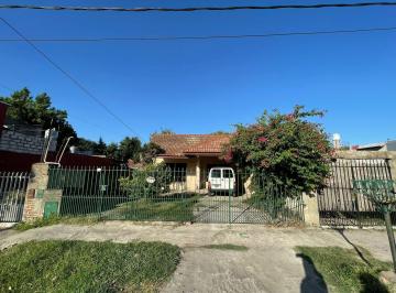Casa · 80m² · 3 Ambientes · 1 Cochera · Venta Casa 3 Ambientes con Gran Terraza y Jardin