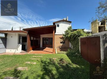 Casa · 180m² · 6 Ambientes · 3 Cocheras · Venta Casa en Unquillo con Quincho y Pileta