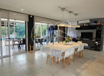 Casa de 7 ambientes, Córdoba · En Venta Exclusiva Casa Moderna, Minimalista en Valle Escondido. Ambientes Amplios, Integrados!