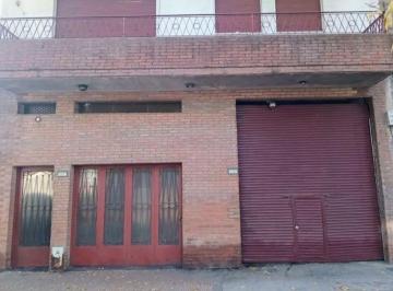 Bodega-Galpón · 215m² · Venta Galpon 135 m² Cub. Mas PH La Paternal