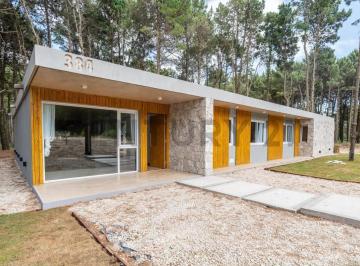 Casa · 147m² · 4 Ambientes · 1 Cochera · Casa 4 Ambientes Villa Robles Barrio Serena