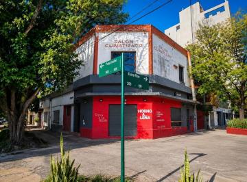 Casa · 300m² · 7 Ambientes · Casas - Casa - Centro, Resistencia