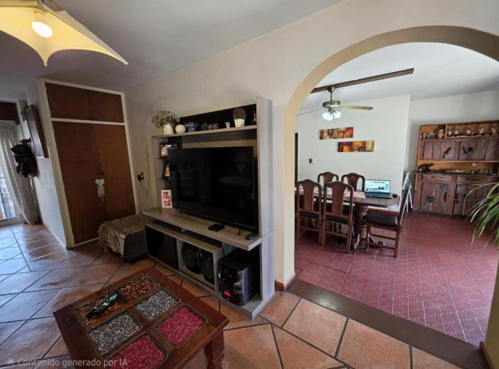Casa · 390m² · 6 Ambientes · 1 Cochera