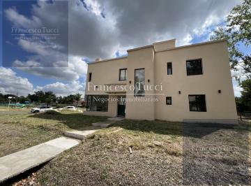 Casa · 168m² · 4 Ambientes · 2 Cocheras · Casa 4 Ambientes en Fincas de Álvarez