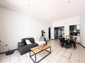 Bodega-Galpón · 58m² · 3 Ambientes · 1 Cochera · Departamento en Venta, Barrio Abasto, Rosario, 1 Dorm. Comodin