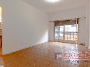 Bodega-Galpón · 60m² · 4 Ambientes · Donato Alvarez y Rivadavia - 4 Amb con Balcon y Patio Cubierto