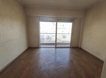 Departamento de 3 ambientes, Balvanera · 3 Ambientes con Balcon, Excelente Ubicacion, Vista Semi Abierta
