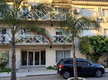 Departamento de 3 ambientes, Versalles · Manzana de Versalles Departamento 3 Ambientes y Medio con Balcón en Venta