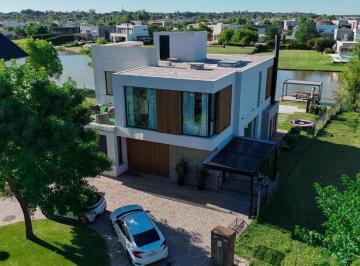 Casa · 350m² · 5 Ambientes · 3 Cocheras · Venta Casa 5 Ambientes El Canton Barrio Golf