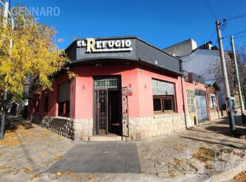 Local comercial · 215m² · 1 Cochera · Local en Alquiler en Chauvin