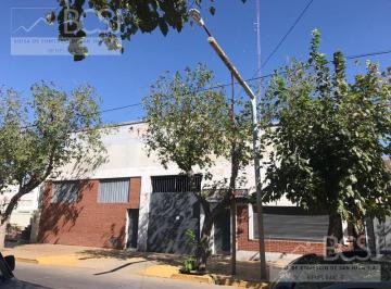 Bodega-Galpón · 840m² · 6 Ambientes · 2 Cocheras · Gral. Acha Entre Pedro Echagüe y Maipu