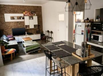 PH · 74m² · 2 Ambientes · PH Reciclado a Nuevo con Terraza y Parrilla | 94 m² Totales | Paternal