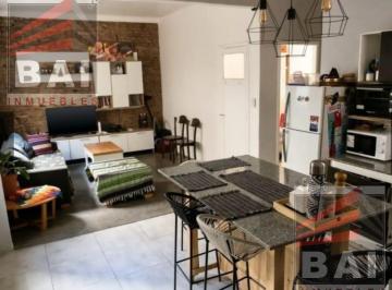 PH · 74m² · 2 Ambientes · PH Reciclado a Nuevo con Terraza y Parrilla | 94 m² Totales | Paternal