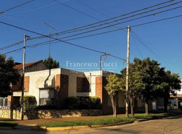 Casa · 188m² · 5 Ambientes · 1 Cochera · Casa en Venta 5 Ambientes Luján Centro