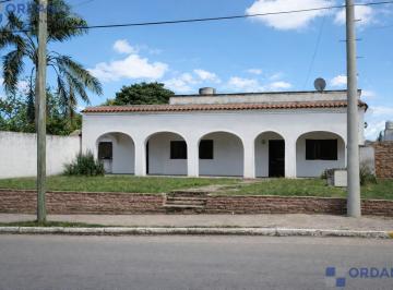 Casa · 335m² · 8 Ambientes · Venta Increíble Casona Antigua en Muy Buen Estado