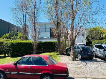Casa · 5 Ambientes · Casa en Alquiler Temporario, 4 Dorm. en Tigre - Santa Barbara