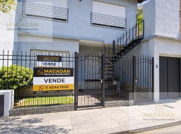 Casa · 209m² · 5 Ambientes · 2 Cocheras · Casa en Ramos Mejia