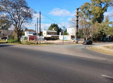 Terreno , La Plata · Se Vende Lote - Terreno 20x20 Excelente Ubicación en Esquina Sobre Camino Centenario y 460.city Bell
