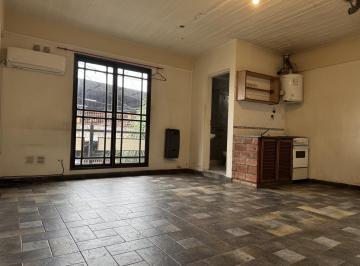 Departamento · 28m² · 1 Ambiente · Departamento Monoambiente en Primer Piso por Escalera