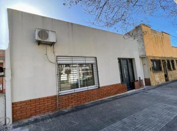 Oficina comercial en Alquiler de 3 ambientes La Plata · Departamento P. B. Al Frente con Destino Consultorio/estudio