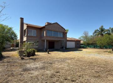 Casa · 350m² · 4 Ambientes · 3 Cocheras · Hermosa Casa en Venta en La Merced Chica San Luis