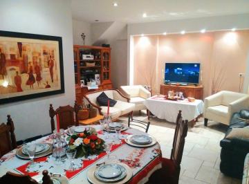PH · 123m² · 4 Ambientes · PH Frente, en Dos Plantas de 4 Ambientes. Villa Urquiza