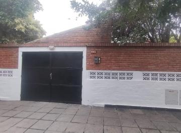 Casa de 9 ambientes, Ciudad de Santa Fe · Inversión! Casa Al Frente de 2 Dorm. y Casa Prefabricada Al Fondo de 2 Dorm.