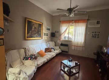 PH de 5 ambientes, Parque Centenario · PH 140 m². 4 Dorm., Quincho, Terraza, Parrilla. Venta. Cid Campeador / Parque Centenario