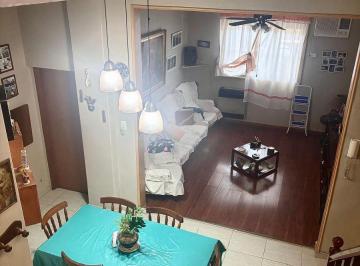 PH de 5 ambientes, Parque Centenario · PH de 110 m² con 4 Dorm. en Venta en Parque Centenario