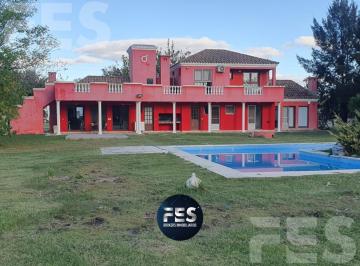 Casa · 205m² · 6 Ambientes · Casa Alquiler Residencial 6 Ambientes en Fincas de San Vicente Sector Chacras 1