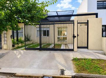 Casa · 100m² · 6 Ambientes · 2 Cocheras · Casa en Villa Claret