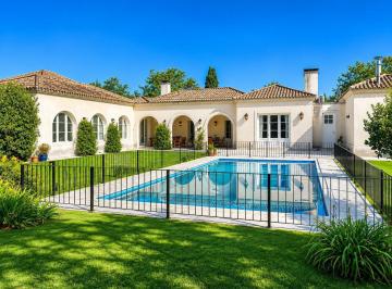 Casa · 2000m² · 5 Ambientes · 1 Cochera · Distinguida Residencia de Una Planta en Martindale C. C. - 2.000 m² de Lote, Privacidad y Estilo Ate