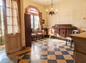 Casa · 130m² · 4 Ambientes · Venta - Casa de 3 Dorm. con Patio y Terraza. a Reciclar - Arroyito Rosario.