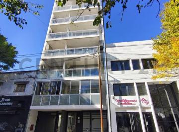 Departamento · 60m² · 3 Ambientes · Semi Piso en Alquiler - 38 E/ 13 y 14 - 1 Dormitorio en Suite - Escritorio/estudio/habitacion - Baño