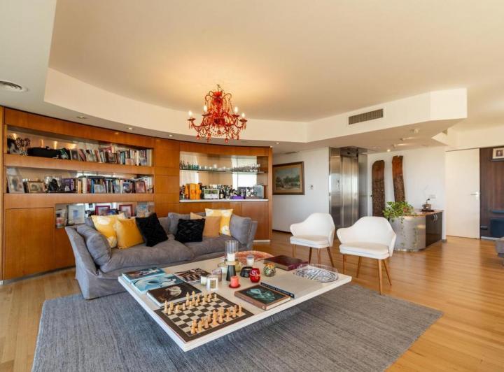 Departamento · 200m² · 4 Ambientes · 2 Cocheras